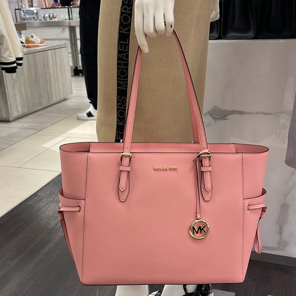 MICHAEL KORS 
Gilly Large Saffiano Leather Tote Shoulder Bag 
Primrose 
NWT - Picture 9 of 16